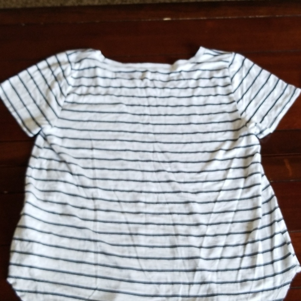 Shirt - Picture 3 of 4
